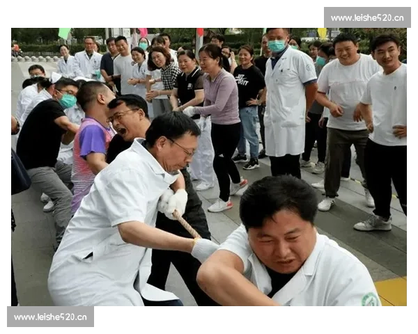 激烈角逐再掀高潮，精彩赛事背后展现团队合作与个人奋斗精神